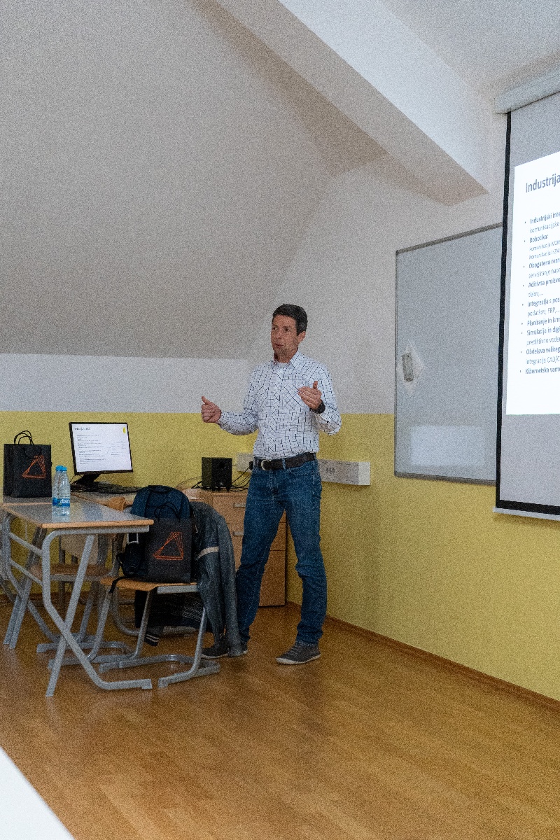 Autor: Marcel Hrovatič