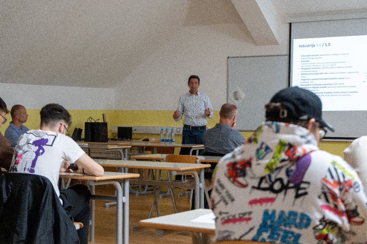 Autor: Marcel Hrovatič