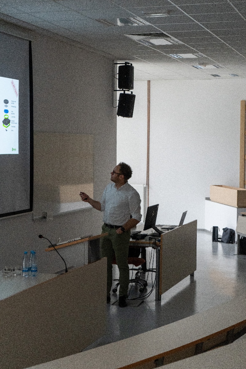 Autor: Marcel Hrovatič