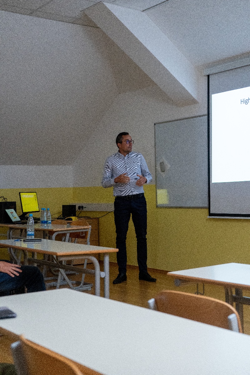 Autor: Marcel Hrovatič