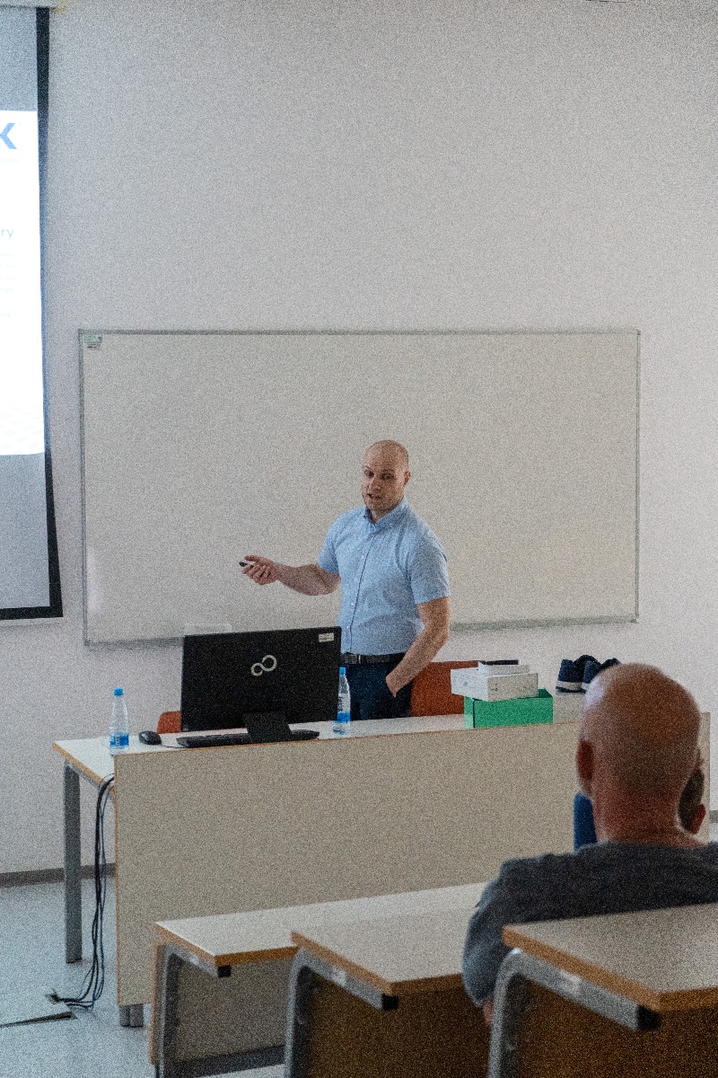 Autor: Marcel Hrovatič