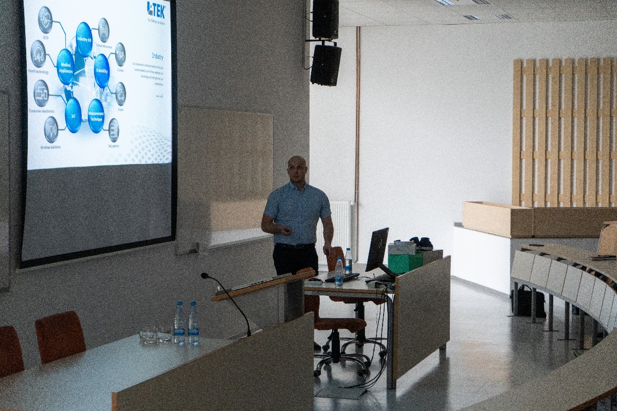 Autor: Marcel Hrovatič