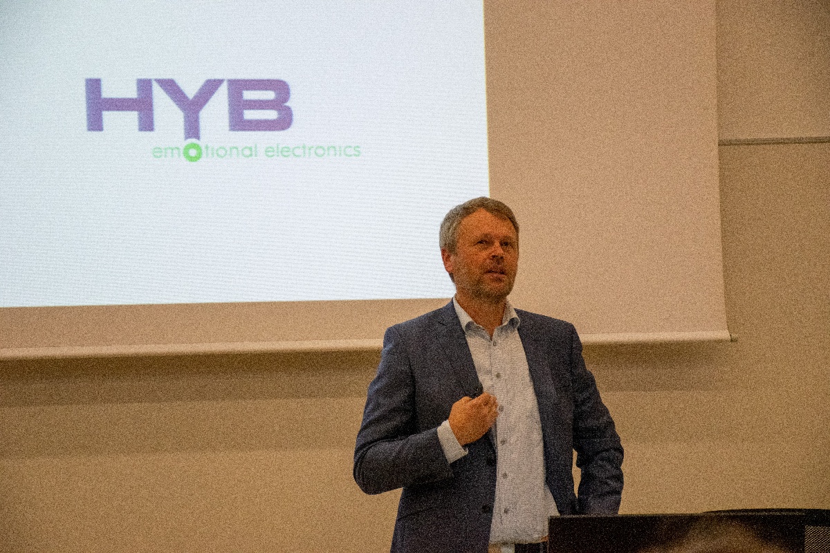 Autor: Marcel Hrovatič