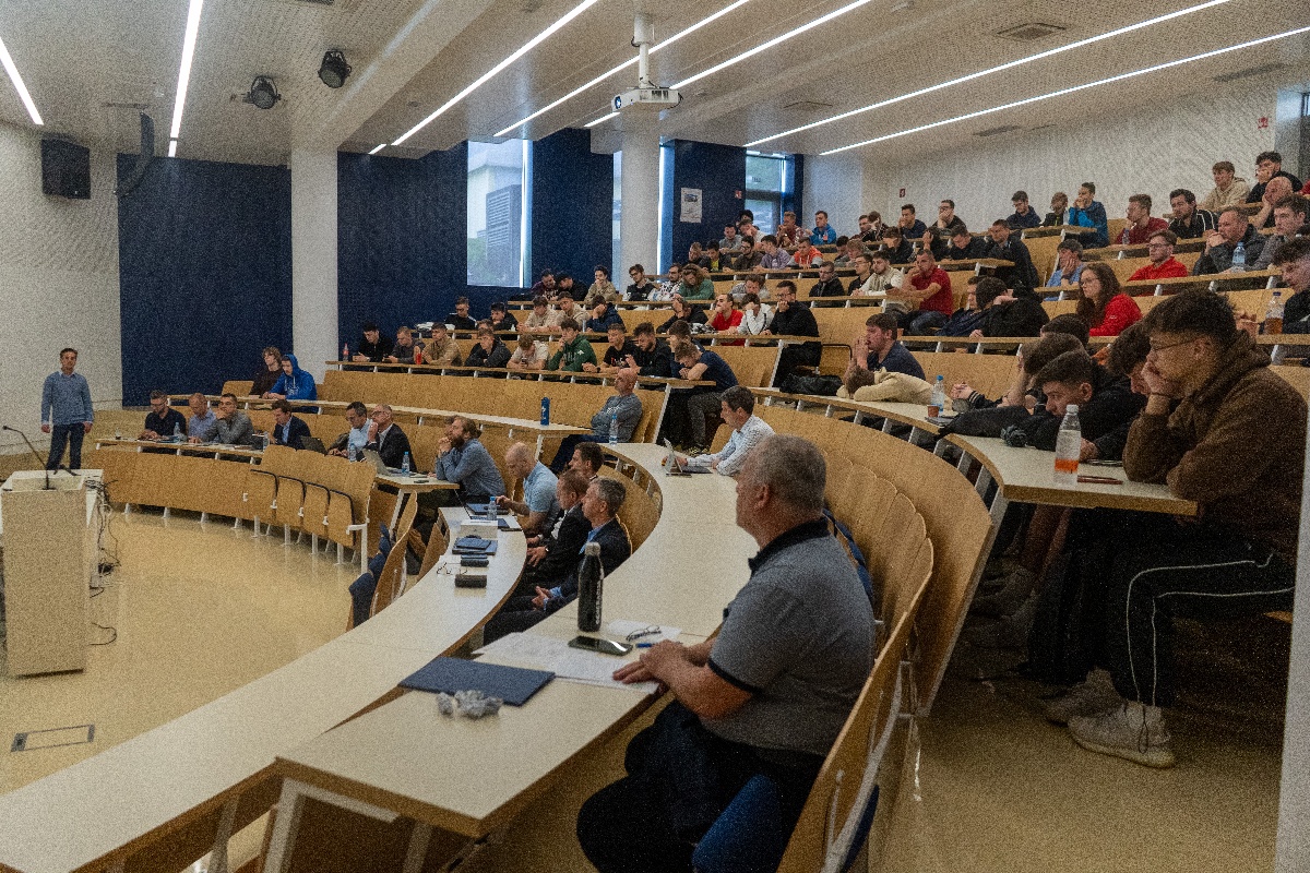 Autor: Marcel Hrovatič