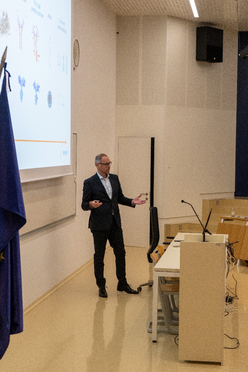 Autor: Marcel Hrovatič