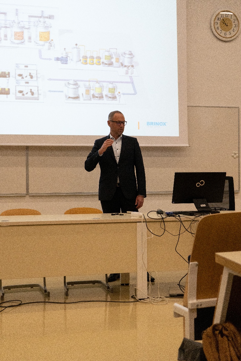 Autor: Marcel Hrovatič