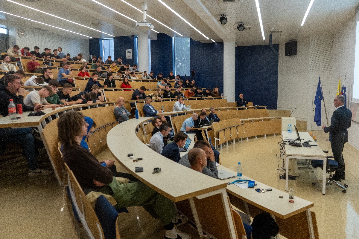 Autor: Marcel Hrovatič