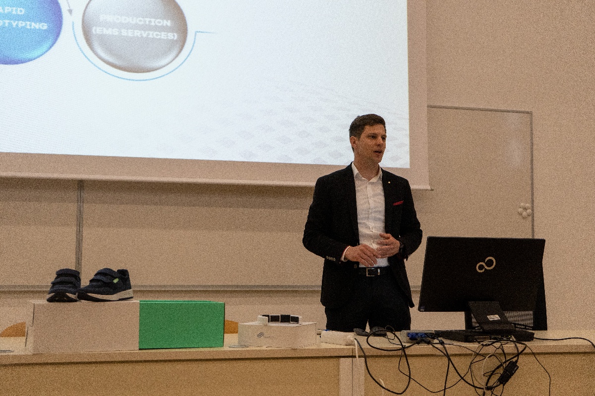 Autor: Marcel Hrovatič